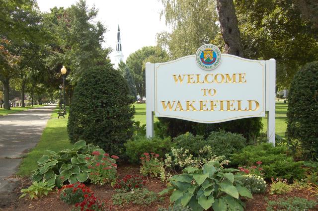 The Wecome to Wakefield Sign is located on the lower common area and acts as the gateway to downtown Wakefield, MA